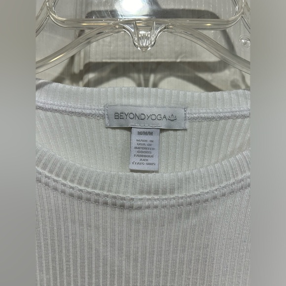 Beyond Yoga Women's Medium Silhouette Cropped Tee White NWT RIbbed Fabric - Picture 9 of 9